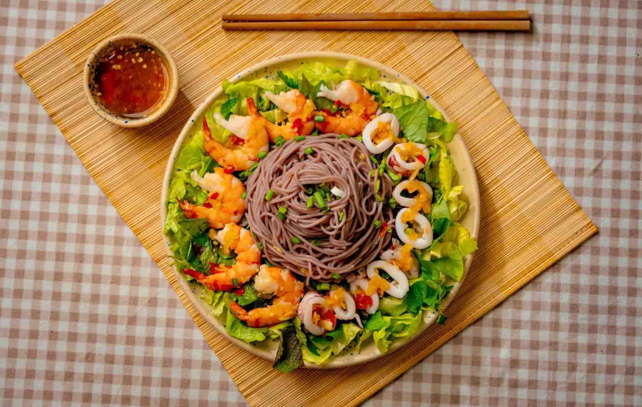 Bún gạo lứt trộn